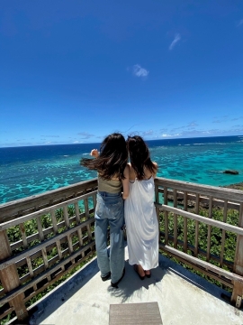 半年に一度のリフレッシュ休暇（4連休）を利用して旅行に行っています（沖縄・北海道・韓国など）