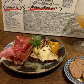 休日は友人とカフェや美味しそうなお店を探して巡っています。また、職場の後輩とご飯を食べに行くのを楽しみに仕事を頑張っています！！